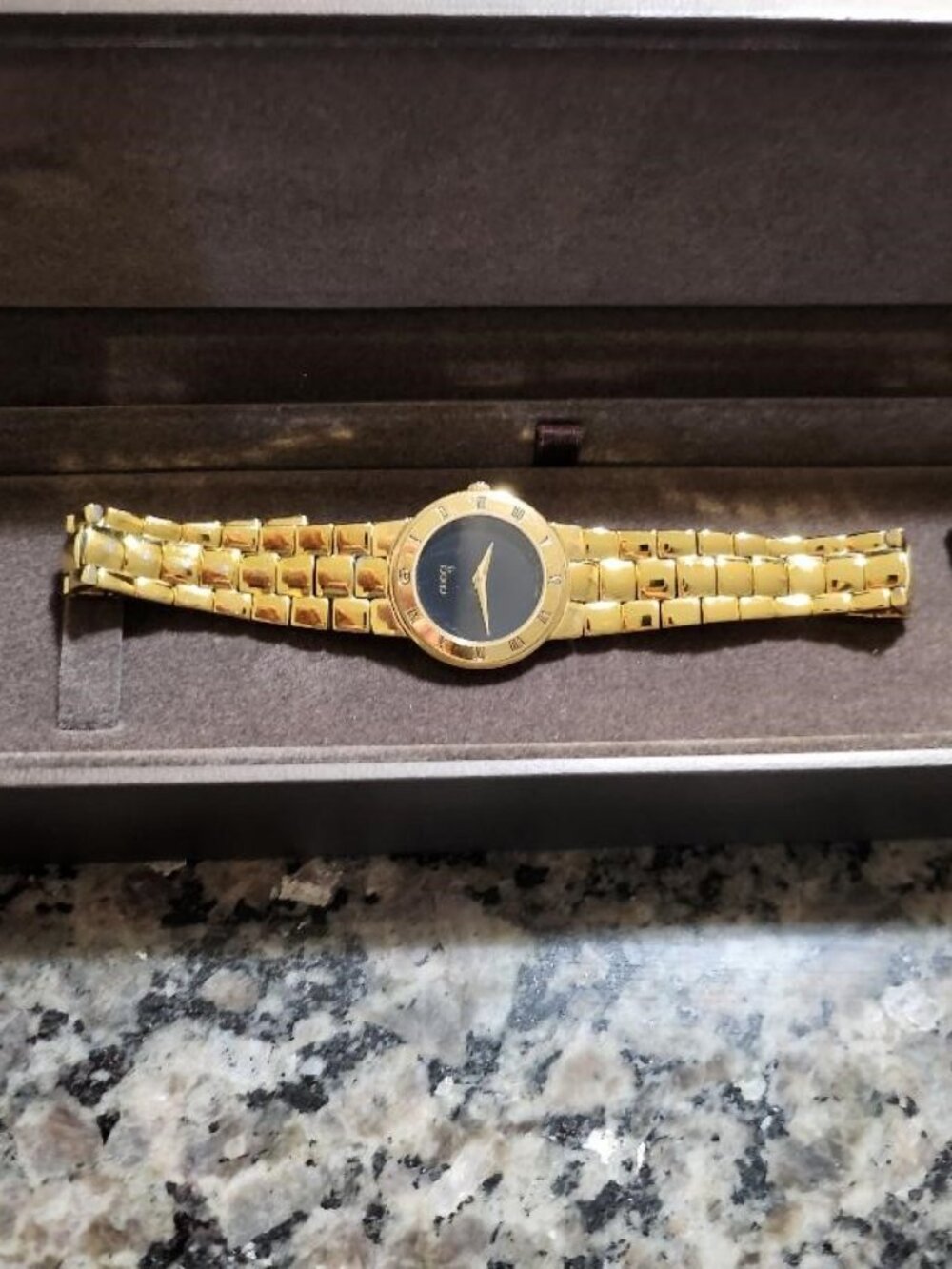 Gucci 3300.2.L gold vintage watch 1990 - Picture 2 of 6